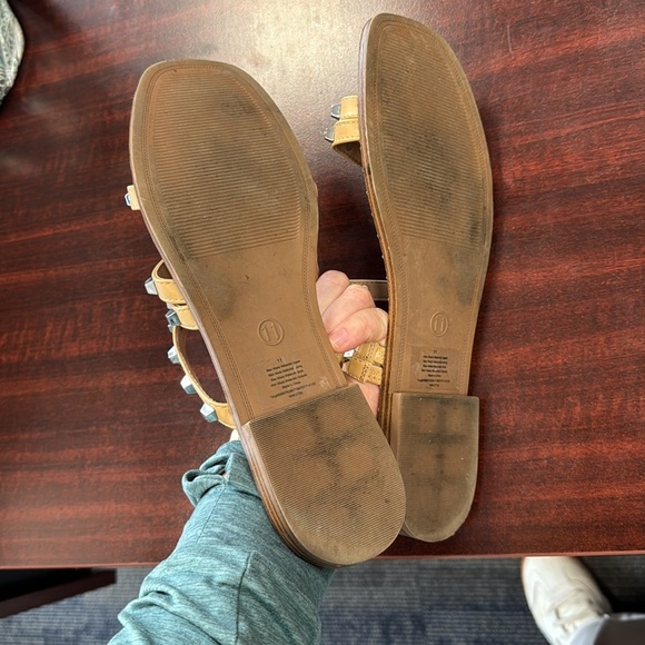 A New Day cream sandals with silver accents sandals size 11 - Picture 3 of 3